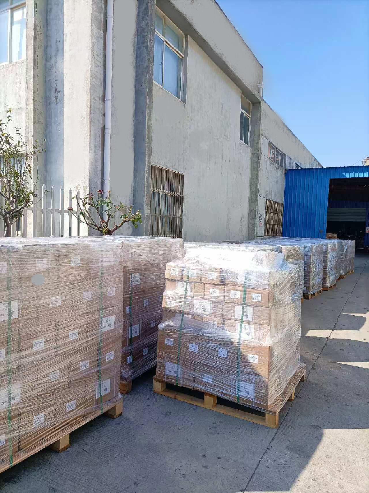 Ένας μεγάλος αριθμός τελικών θάμνοι εδράνων αποστέλλονται
